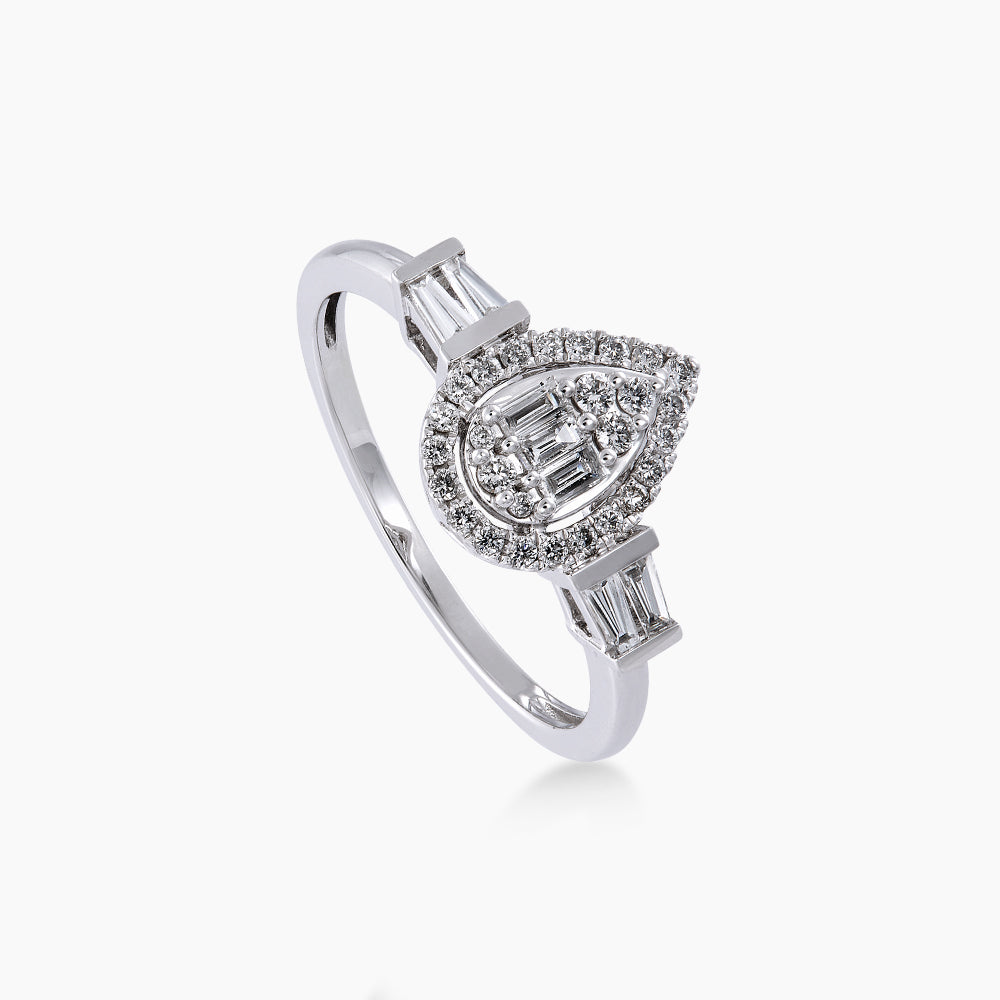 Tapered Baguette and Diamond Ring in 750/18K White Gold 457140323(R)