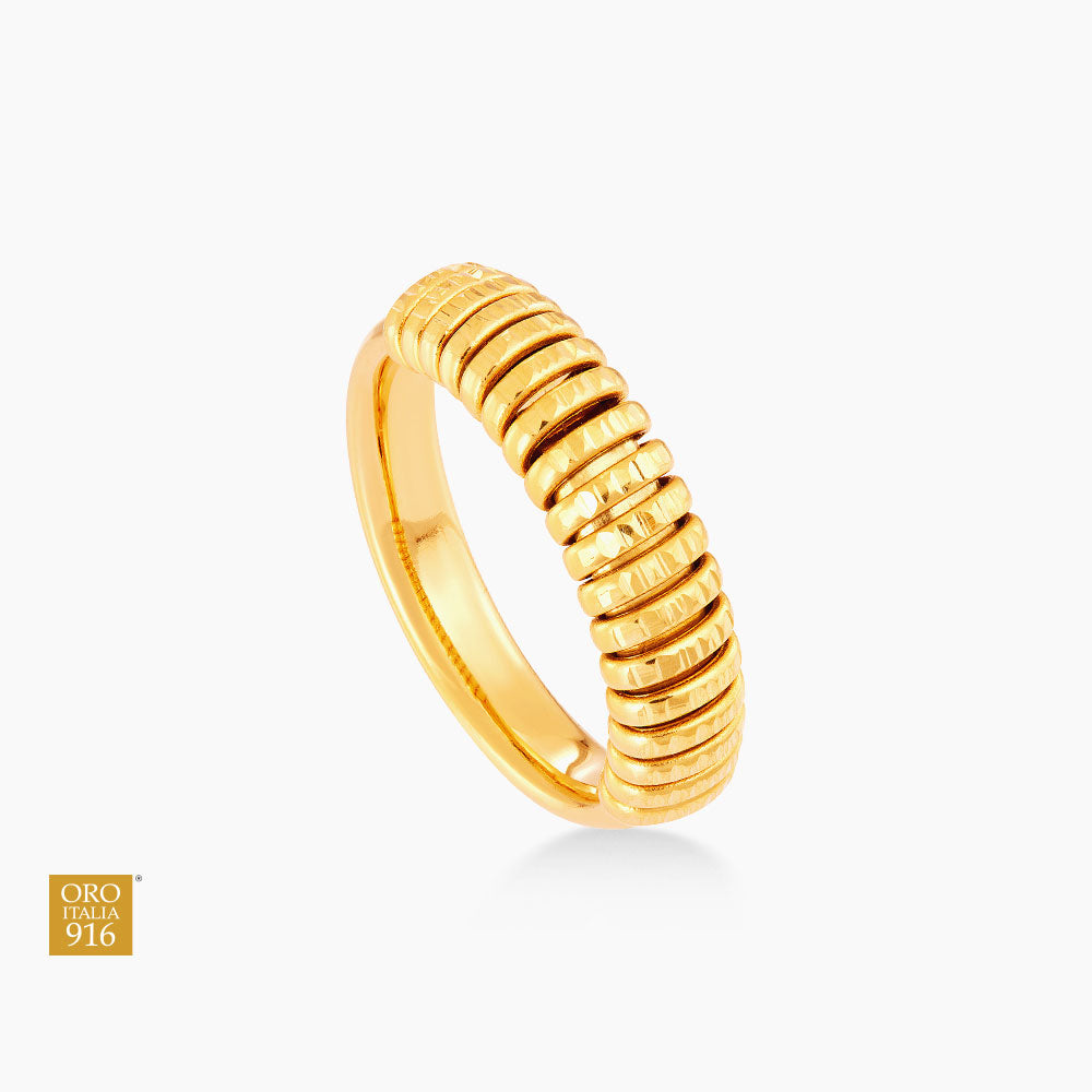 HABIB Oro Italia 916 pure yellow gold ring featuring a modern ribbed coiled design with diamond-cut finish for extra shine.