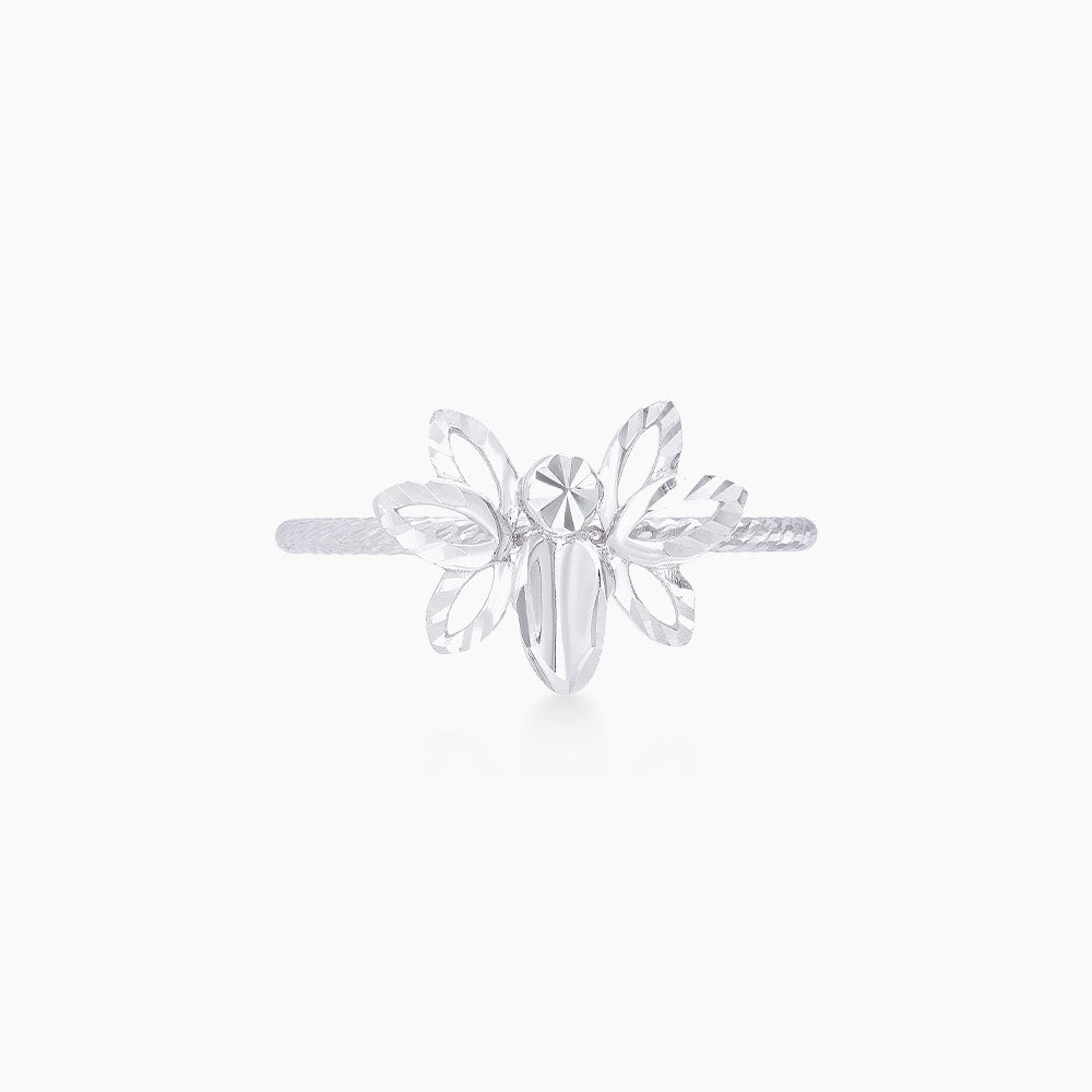 750/18K White Gold Ring GRT397