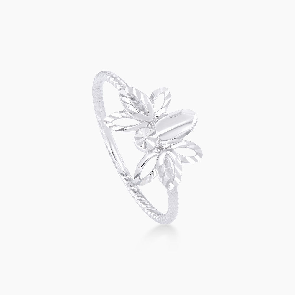 750/18K White Gold Ring GRT397