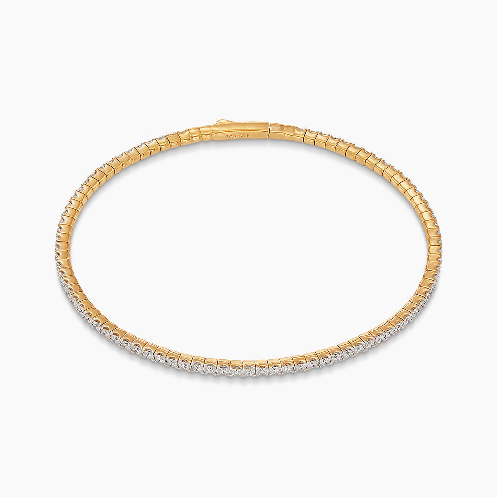 Diamond Bangle in 375/9K Yellow Gold 682760326